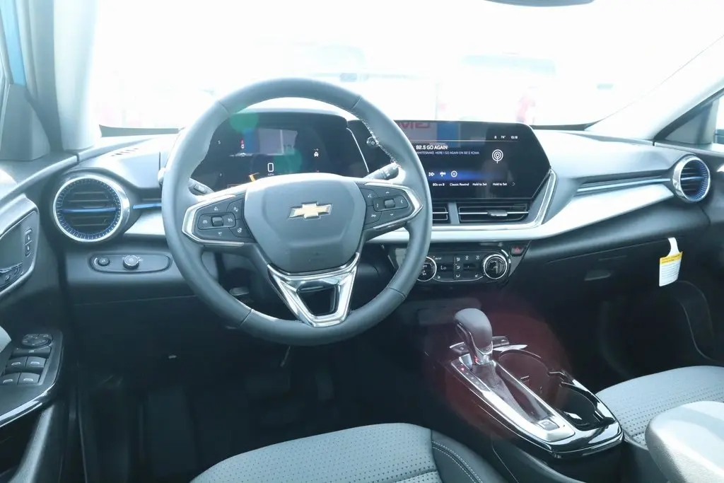 2026 Chevrolet Trax LT photo 2