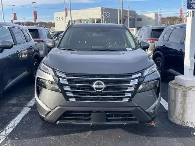 2026 Nissan Rogue SV photo 2