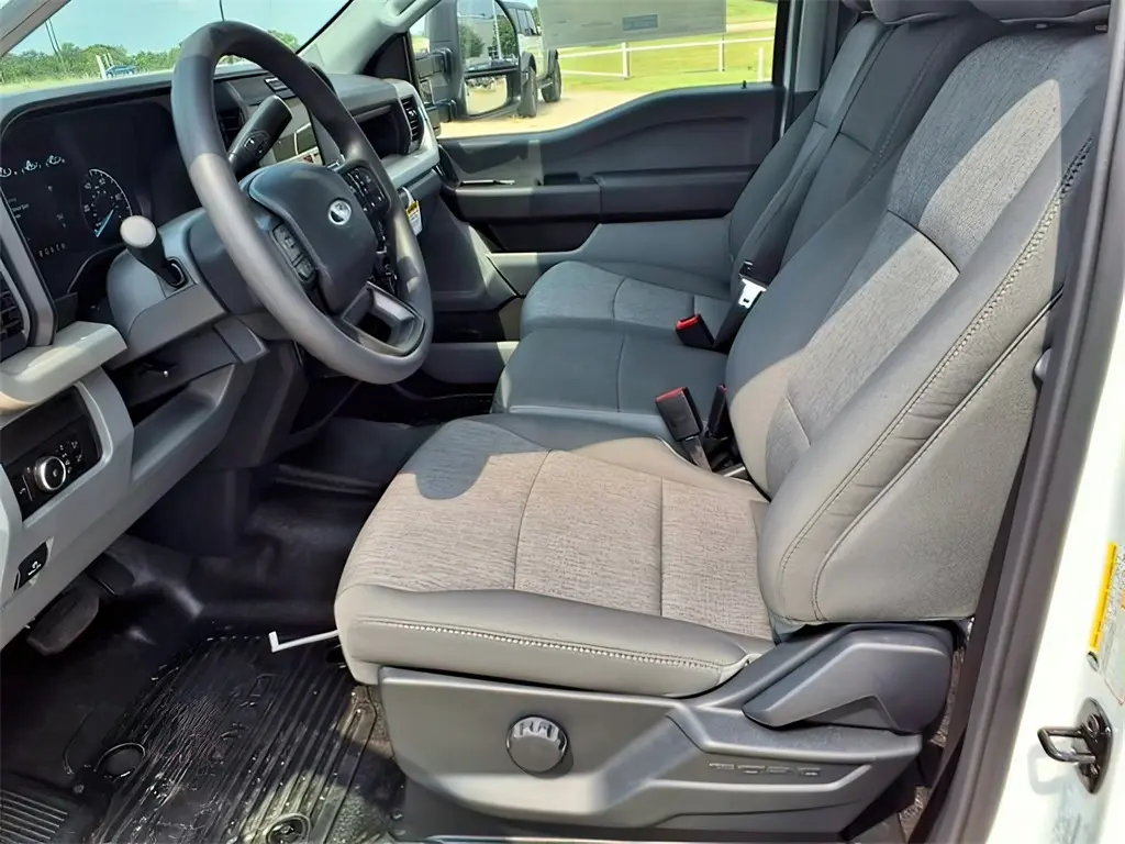 2026 Ford F-350 photo 16