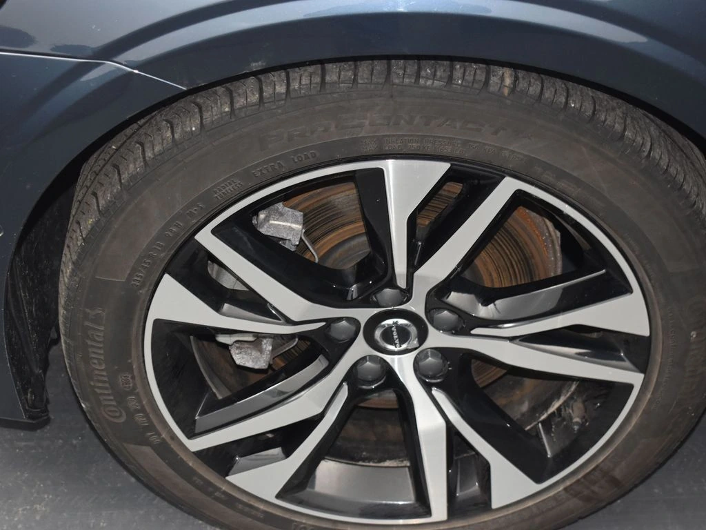 2024 Volvo - image 13