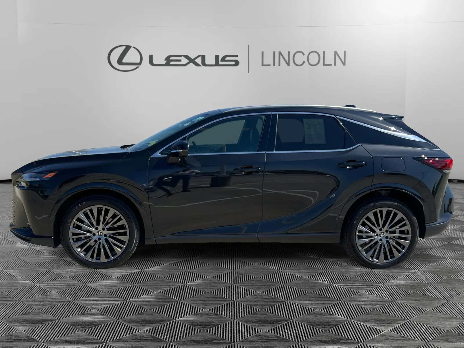 2024 Lexus RX 350h Luxury photo 2