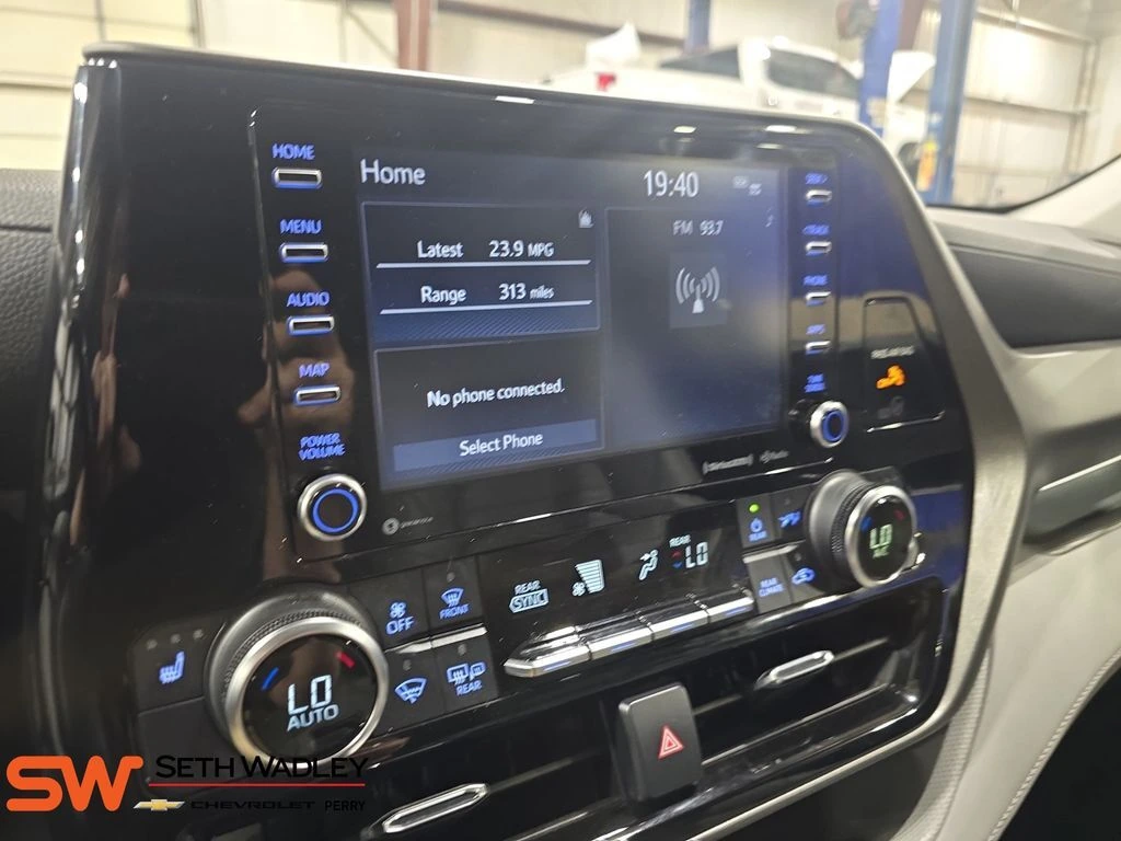 2021 Toyota Highlander XLE - Photo 21