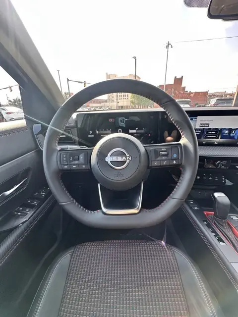 2026 Nissan Kicks SR photo 15