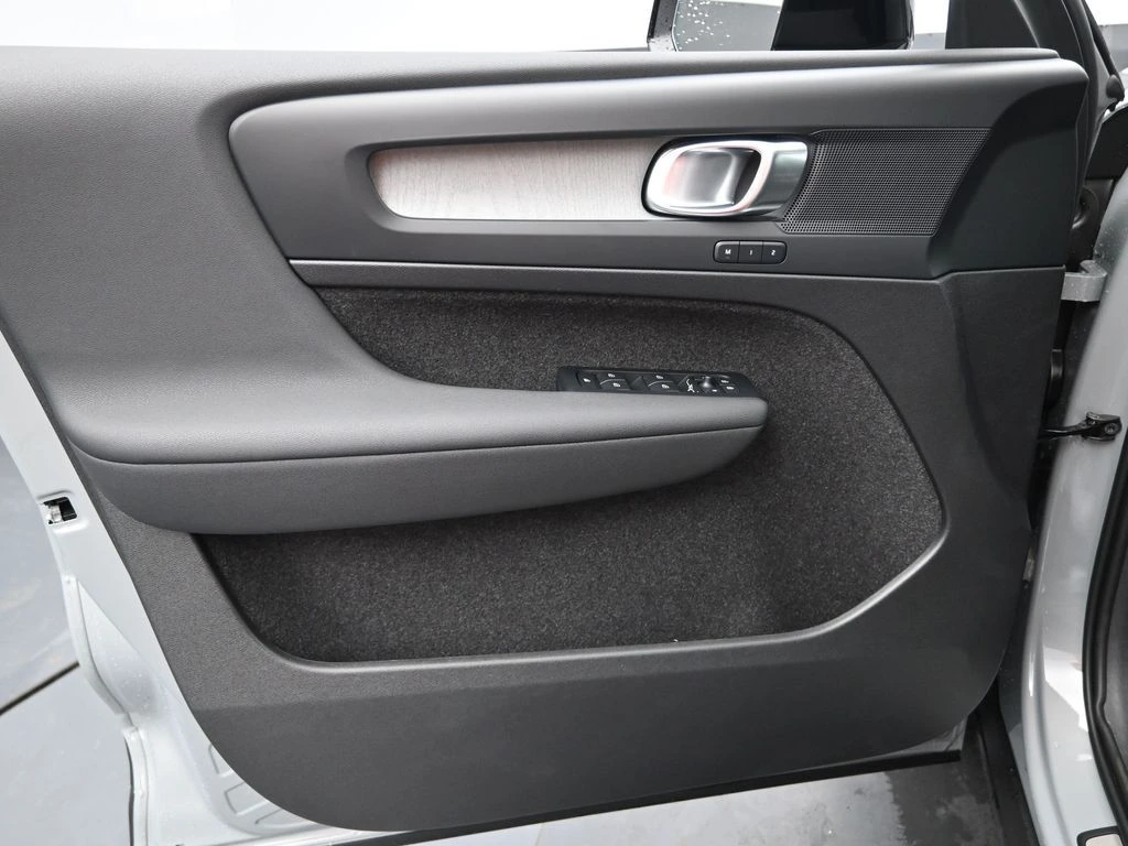 2026 Volvo XC40 Plus - Photo 22