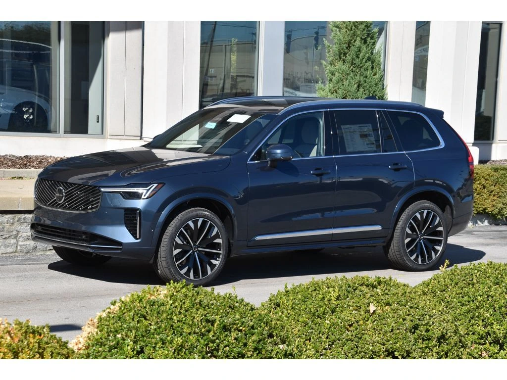 2026 Volvo - image 8