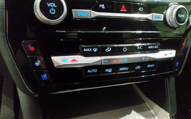 2023 Ford Explorer ST - Photo 18