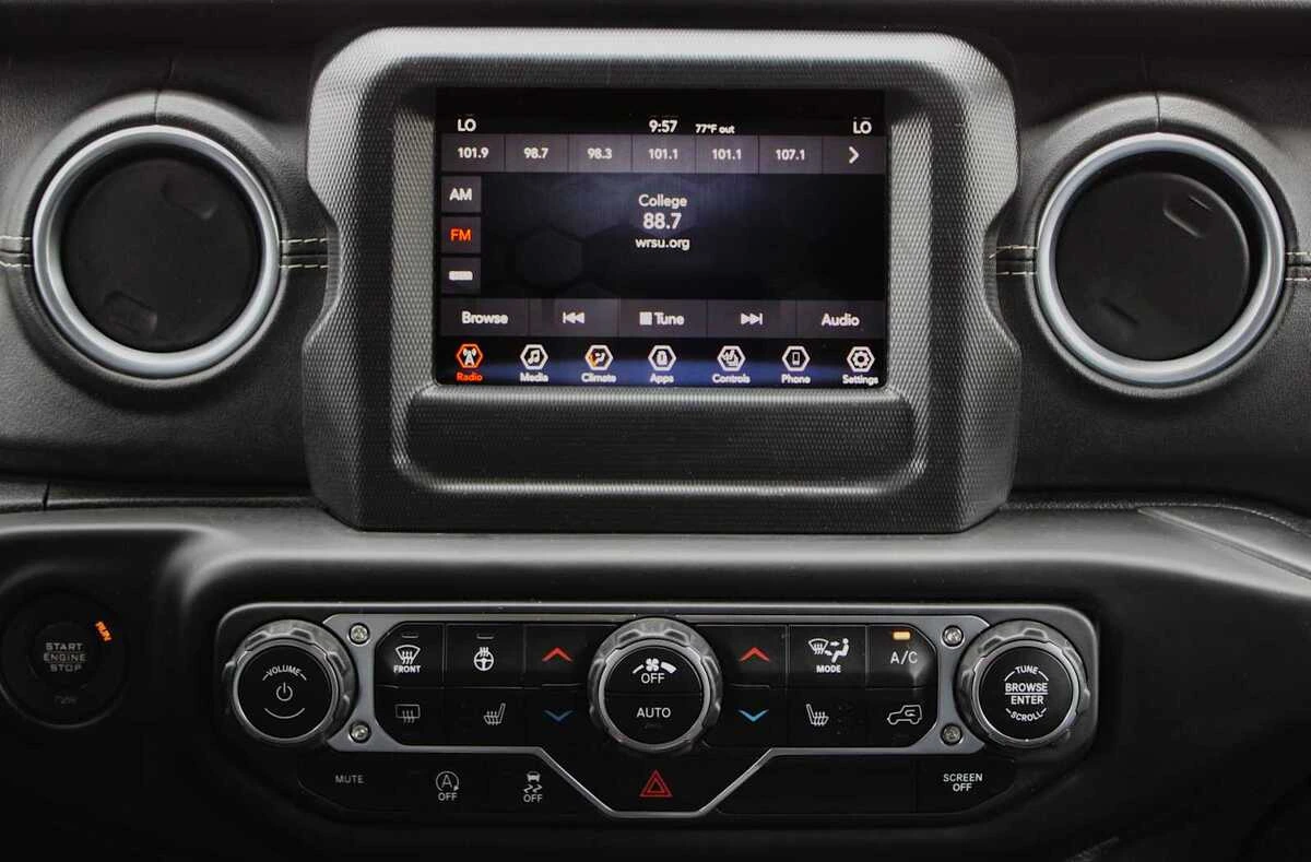 2018 Jeep All-New Wrangler Unlimited Sahara - Photo 29