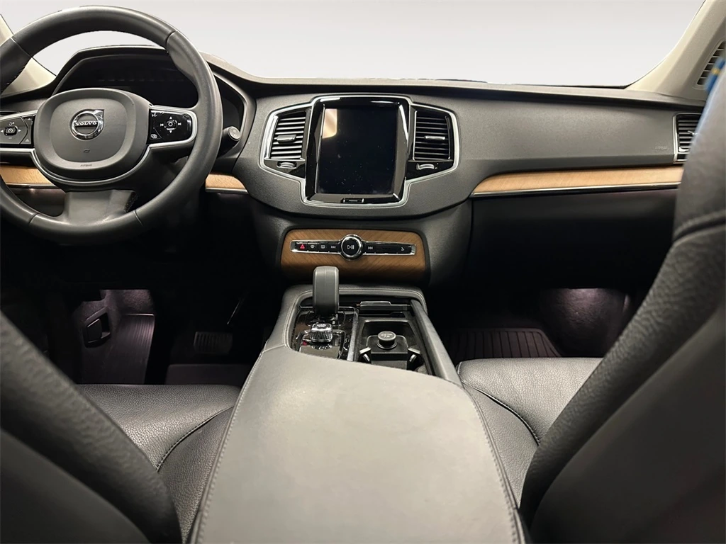 2023 Volvo - image 11