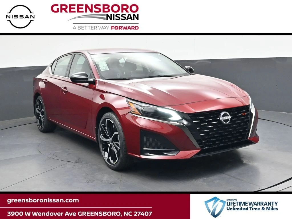 2025 Nissan Altima SR's photo