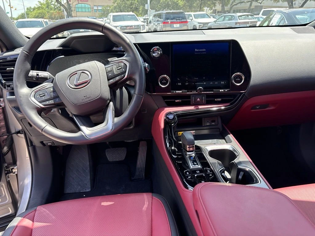 2026 Lexus NX 350 - Photo 19