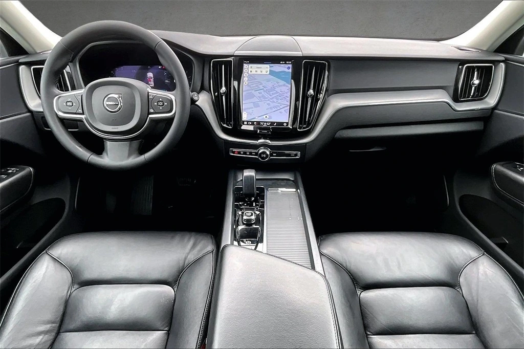 2023 Volvo - image 7