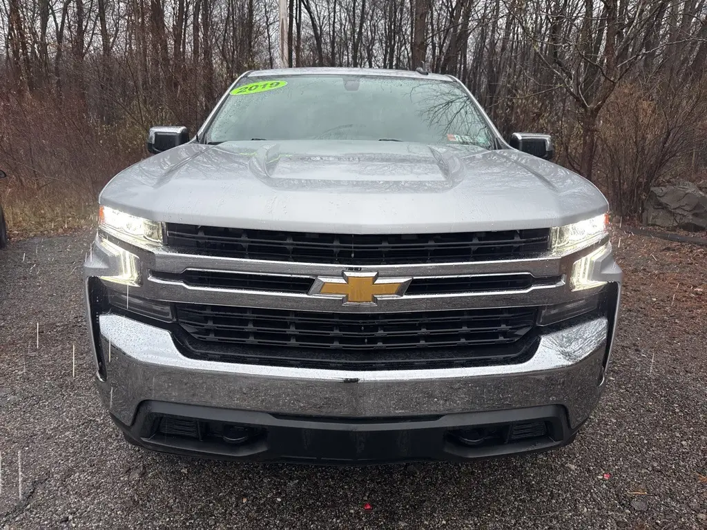 2019 Chevrolet Silverado 1500 LT photo 2