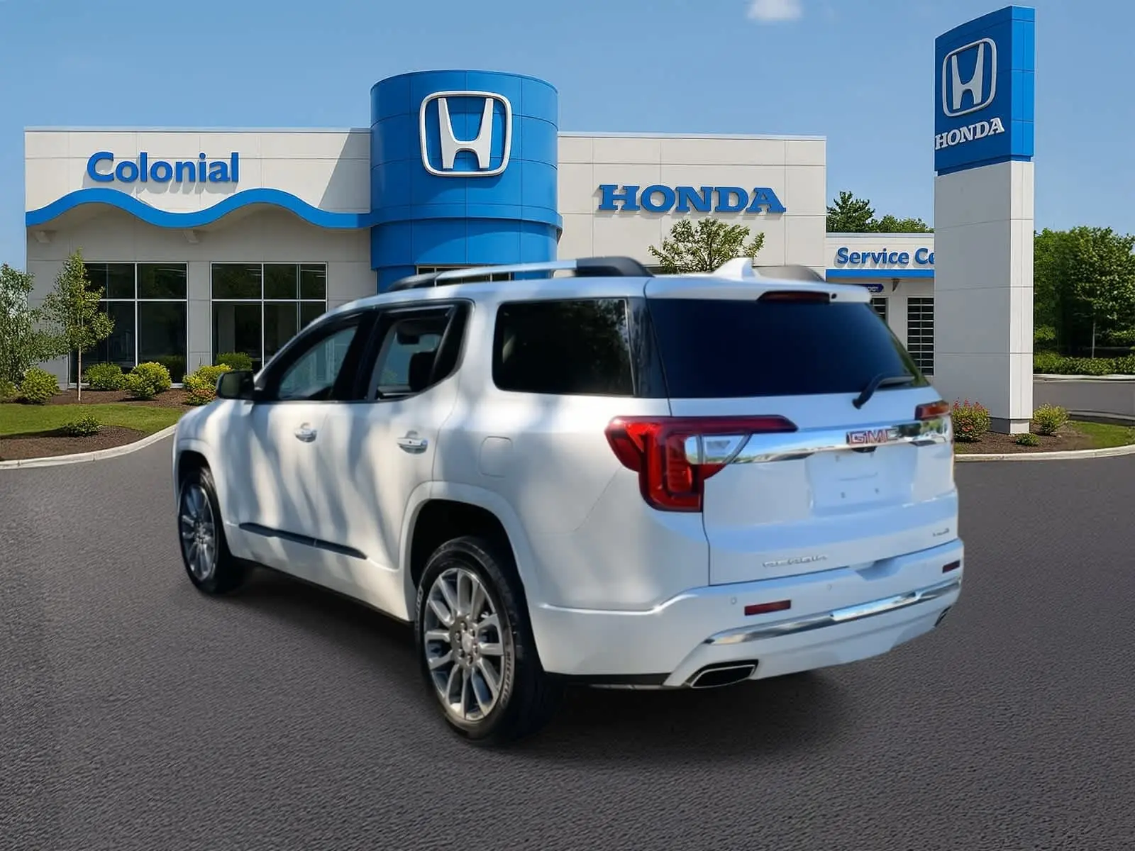 2023 Gmc Acadia Denali photo 2