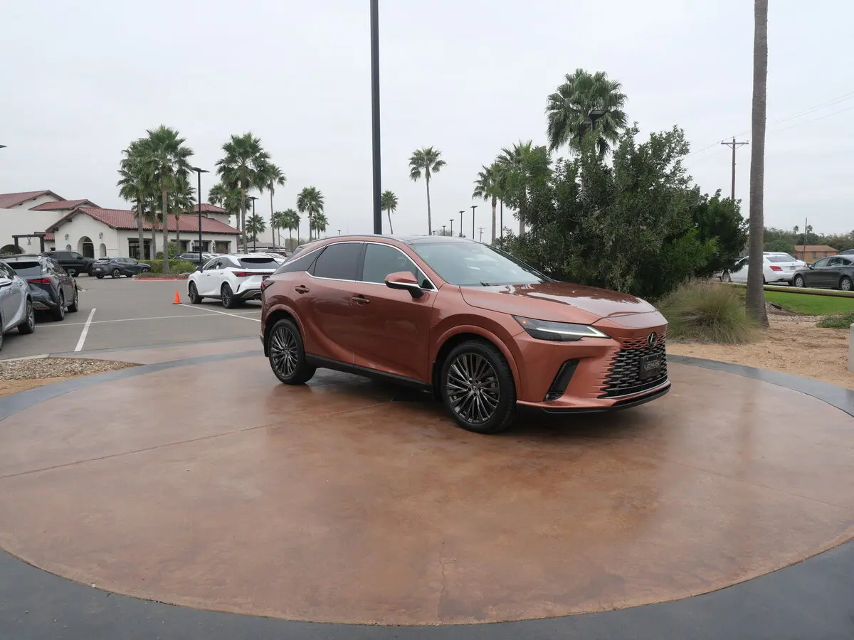 2023 Lexus RX 350's photo