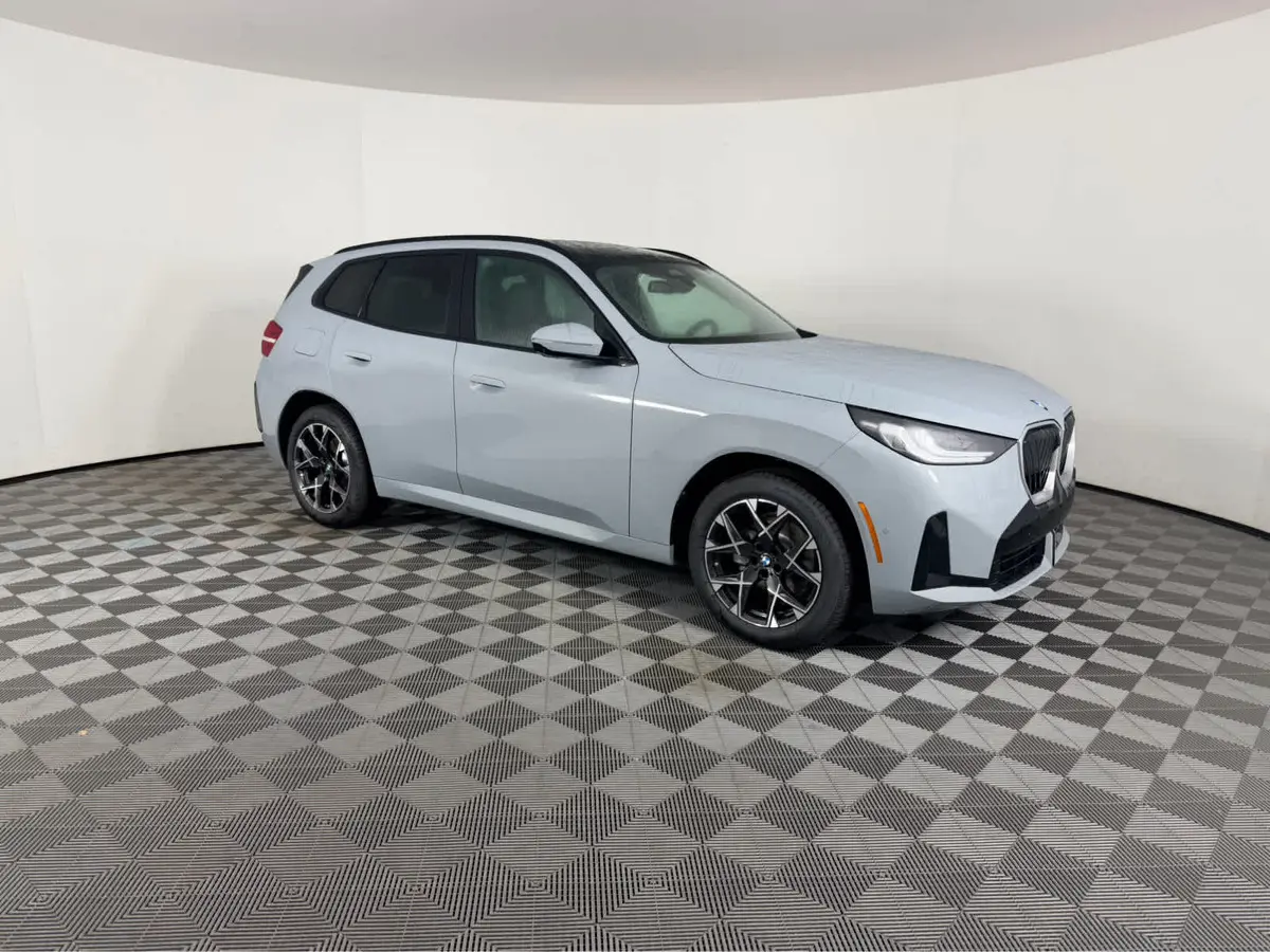 2026 BMW X3 30's photo