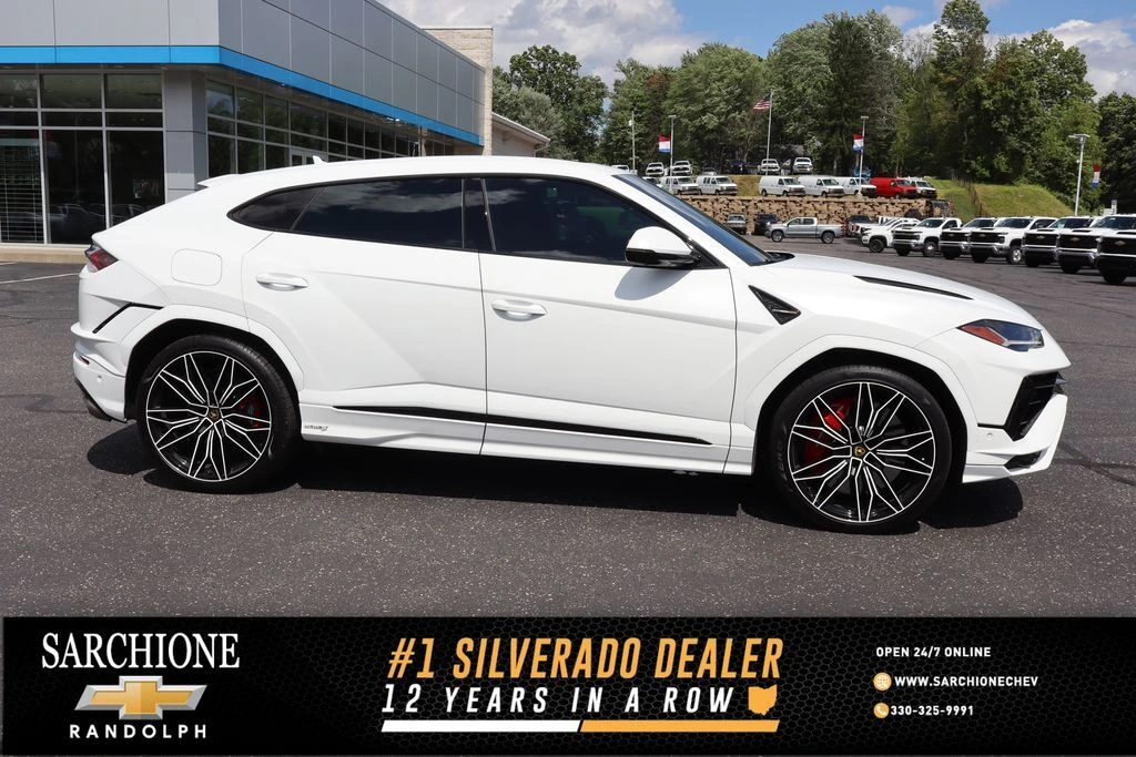 2024 Lamborghini Urus 4.0 V8 S's photo