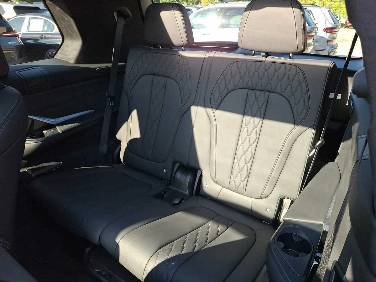 2022 BMW X7 M50i - Photo 9