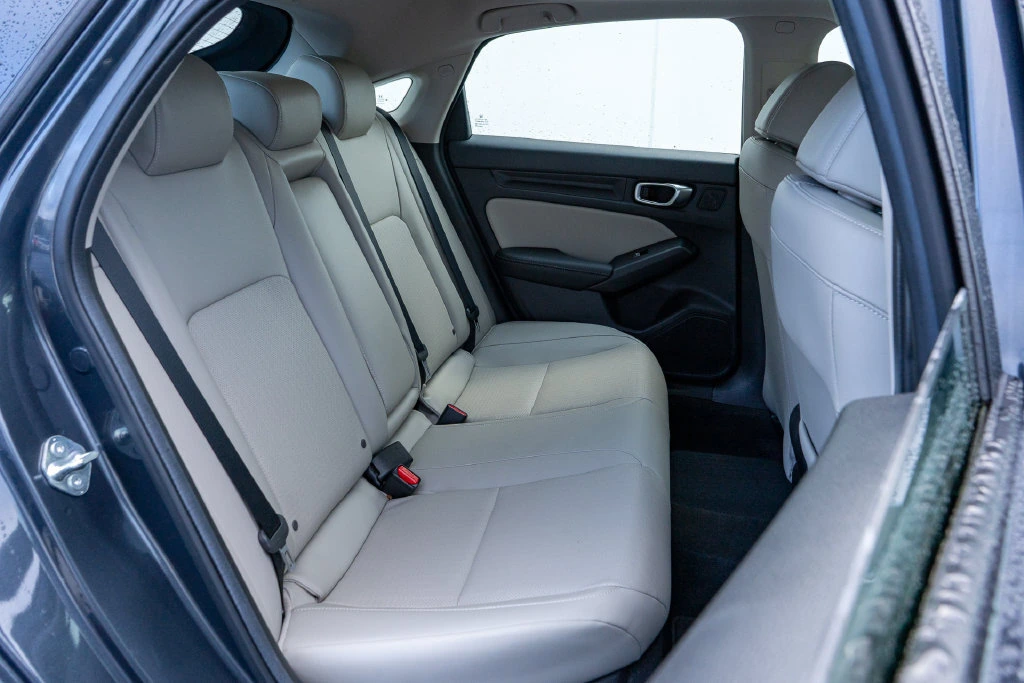 2024 Honda Civic Hatchback EX-L - Photo 19