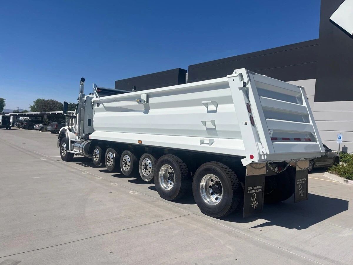2027 International HX — photo 3