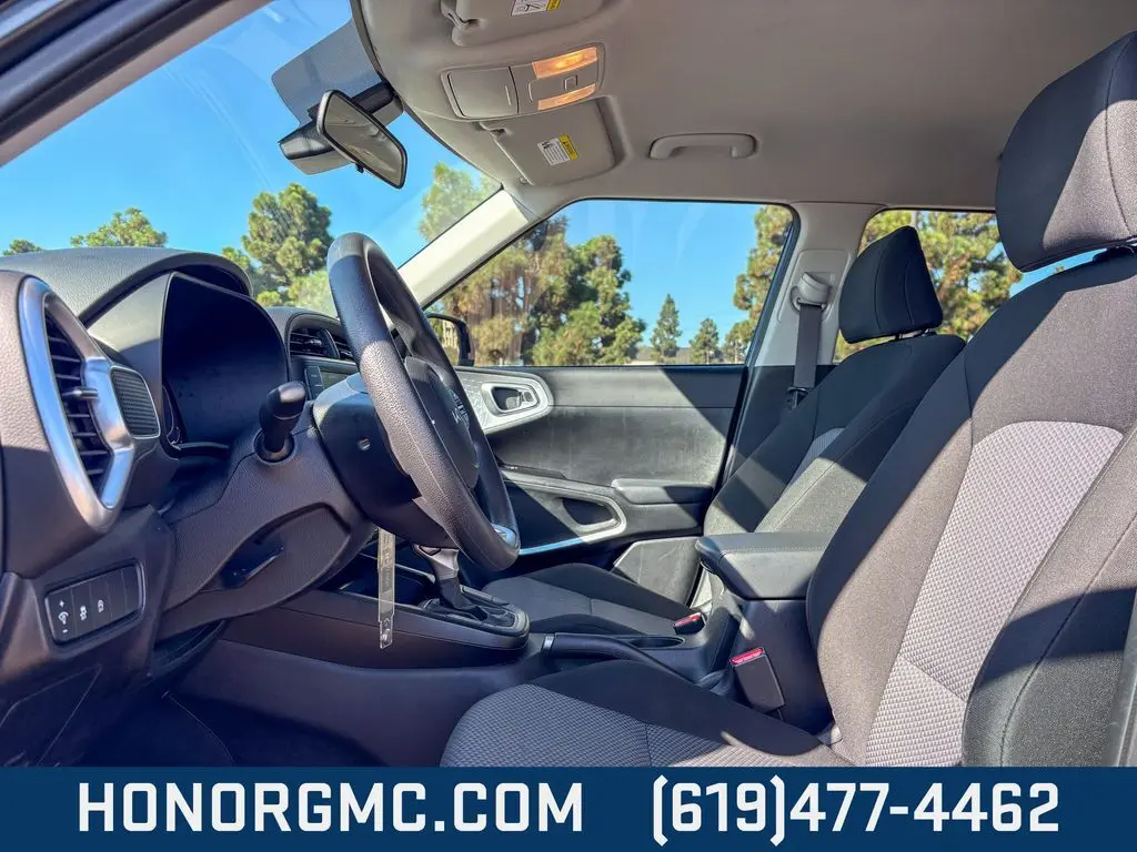 2023 Kia Soul LX photo 10