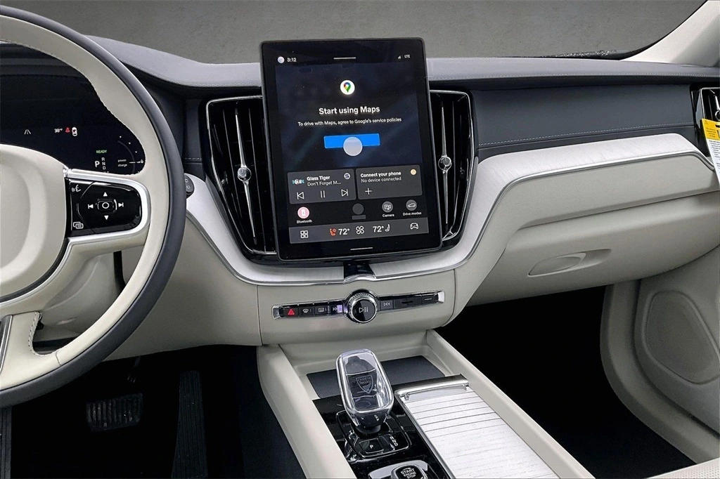 2026 Volvo - image 6