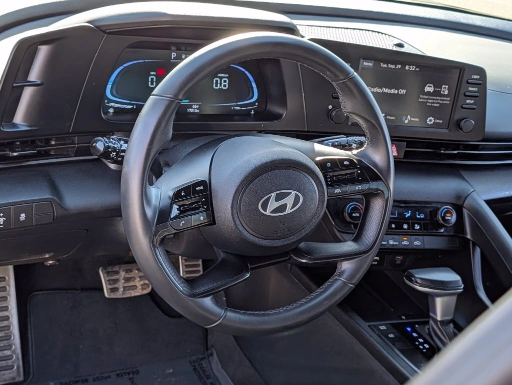 2025 Hyundai Elantra SEL - Photo 16