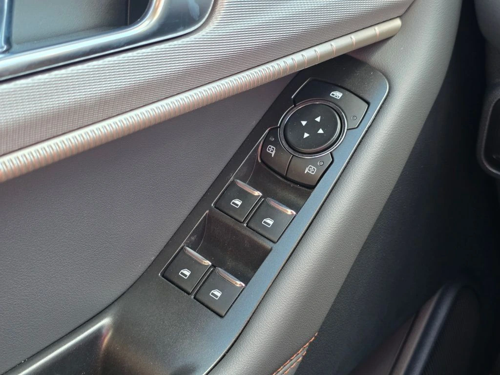 2025 Ford Explorer Active - Photo 38