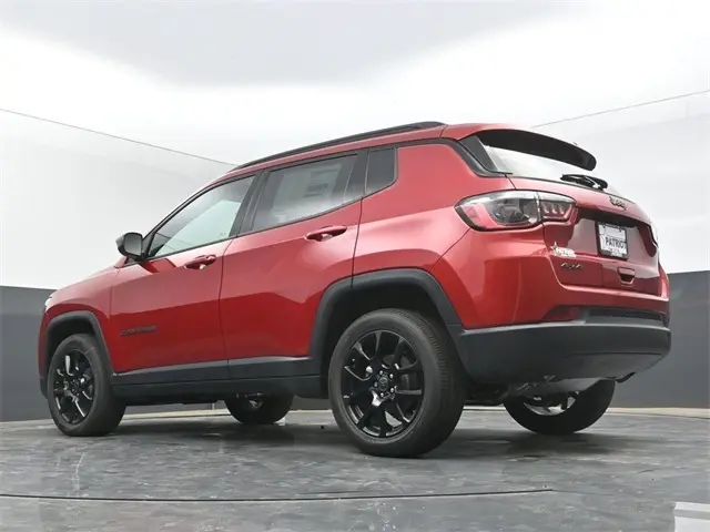 2026 Jeep Compass Latitude photo 40