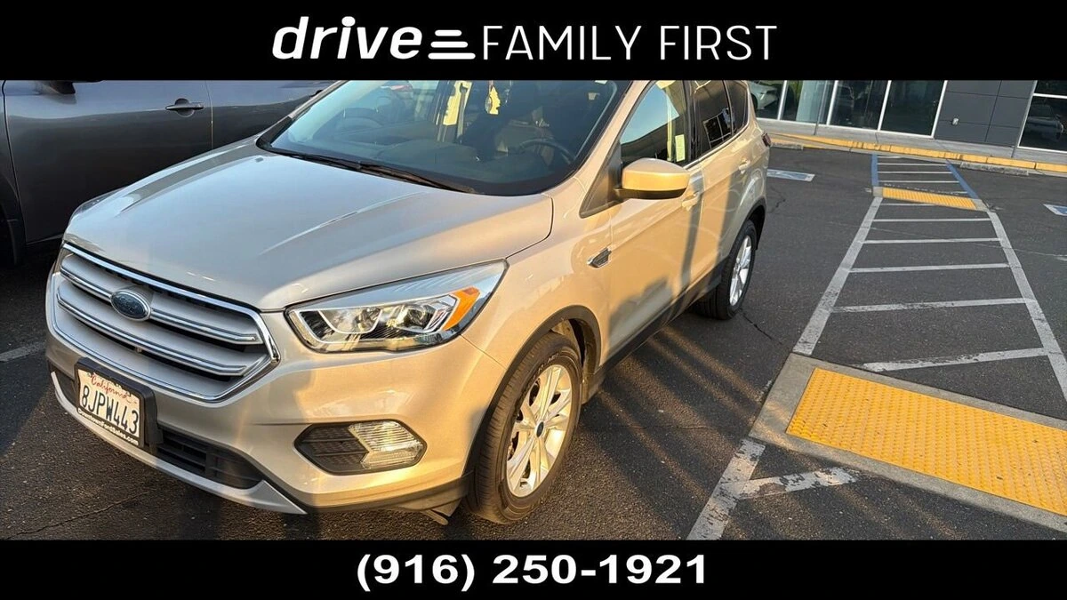 2018 Ford Escape SEL's photo