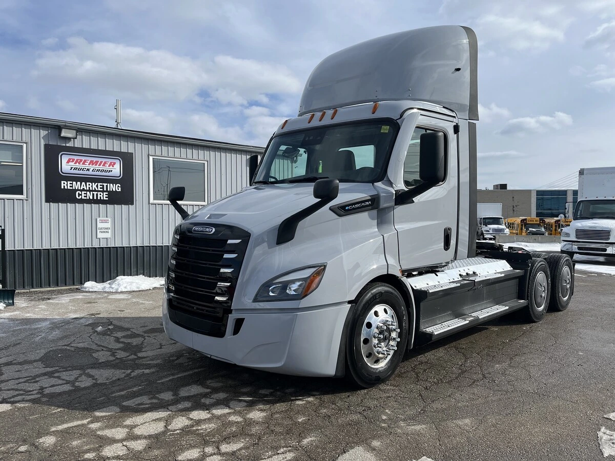 2024 Freightliner eCascadia