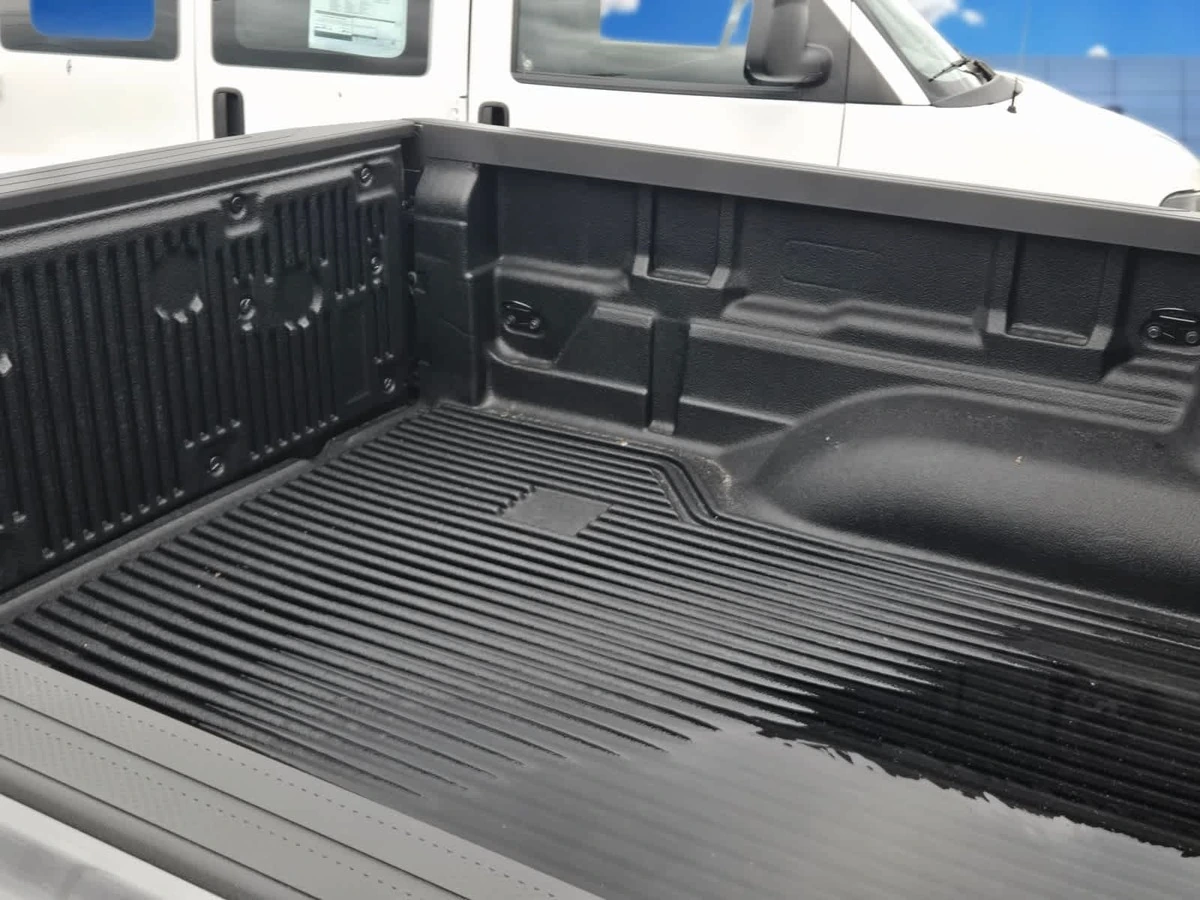 2025 Nissan Frontier SV - Photo 6