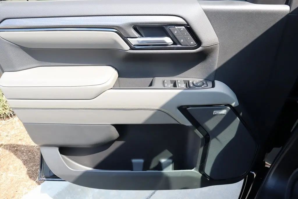 2026 Chevrolet Silverado 1500 ZR2 photo 16