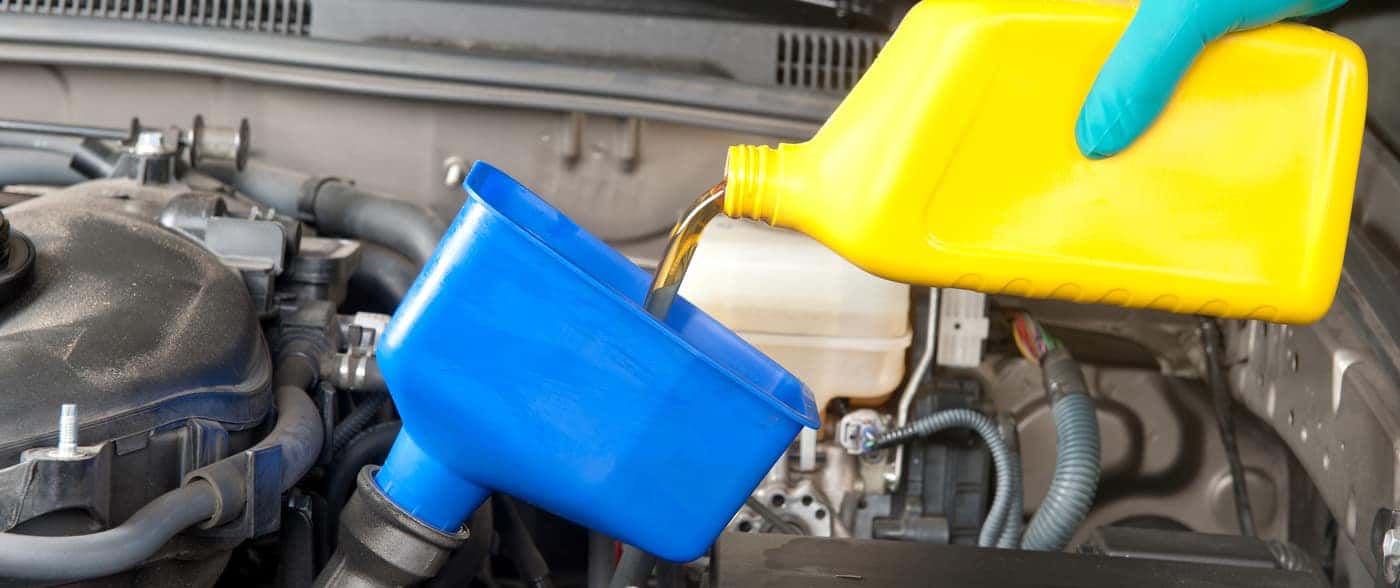 changing automobile oil