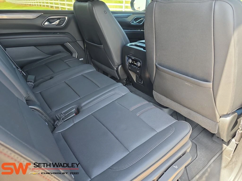 2024 Chevrolet Suburban RST - Photo 11