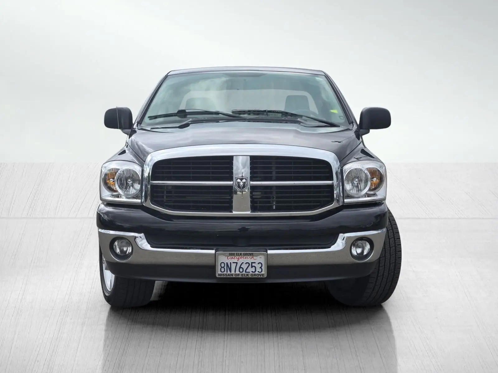 2008 Dodge Ram SLT photo 2