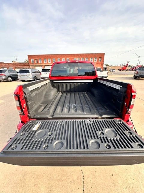 2024 Nissan Frontier SL - Photo 11
