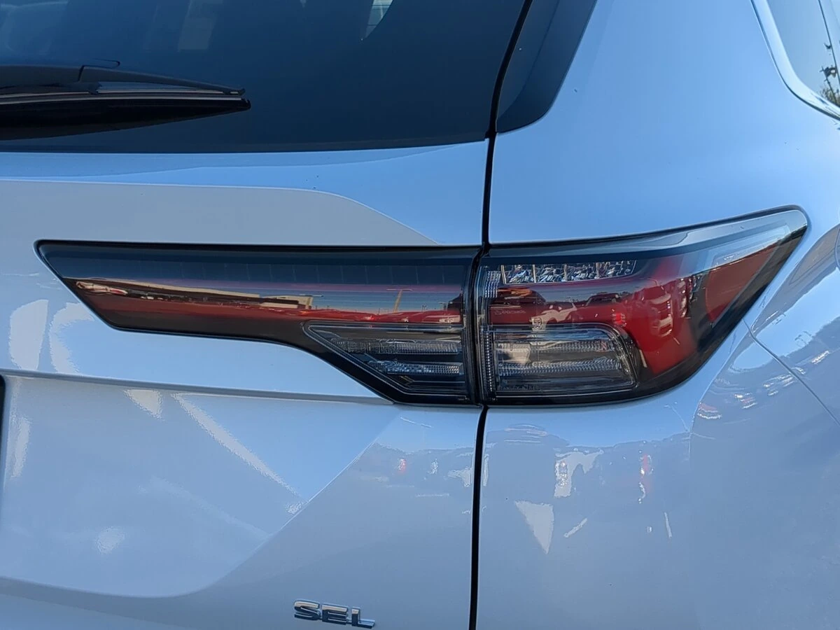 2026 Mitsubishi Outlander SEL - Photo 11