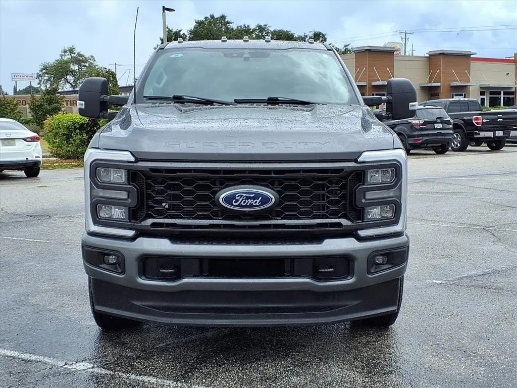2023 Ford F-250 photo 2