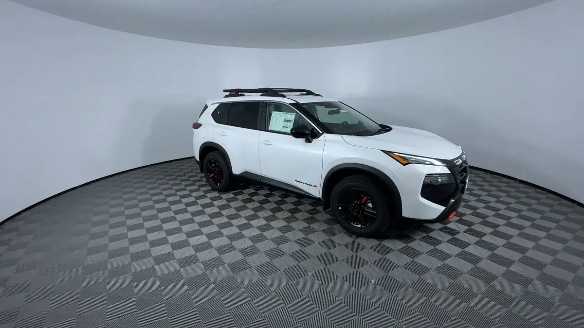 2026 Nissan Rogue SV photo 2