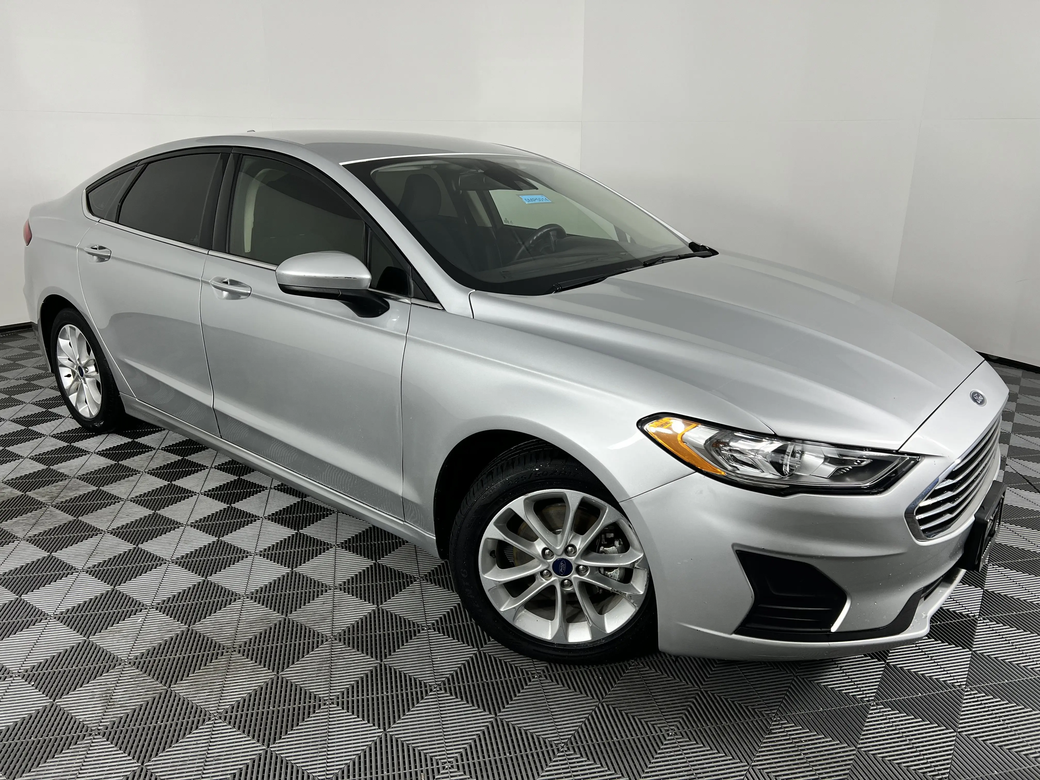 Used 2019 Ford Fusion SE with VIN 3FA6P0HD3KR215765 for sale in Farmington, UT