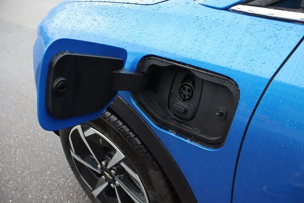 2026 Chevrolet Equinox EV 1LT photo 3