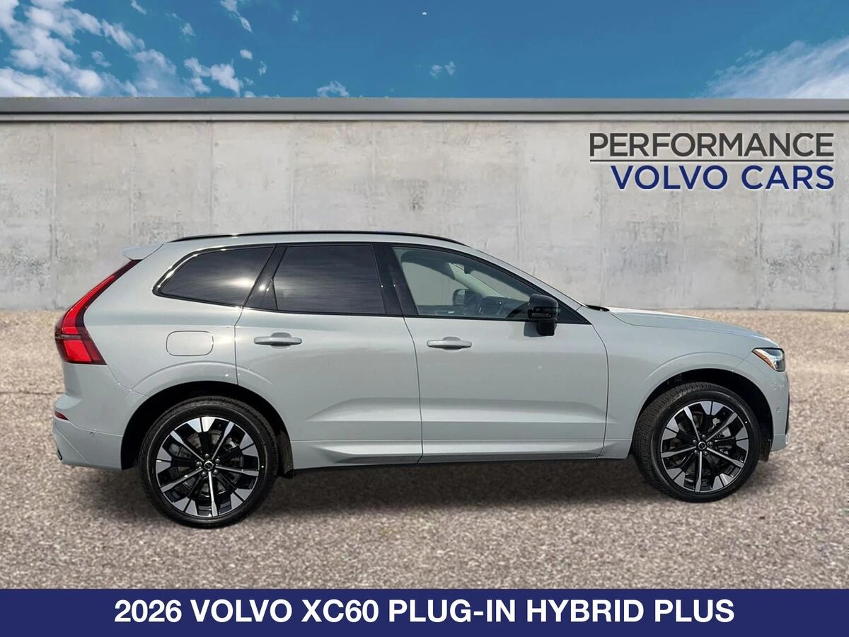 2026 Volvo - image 7