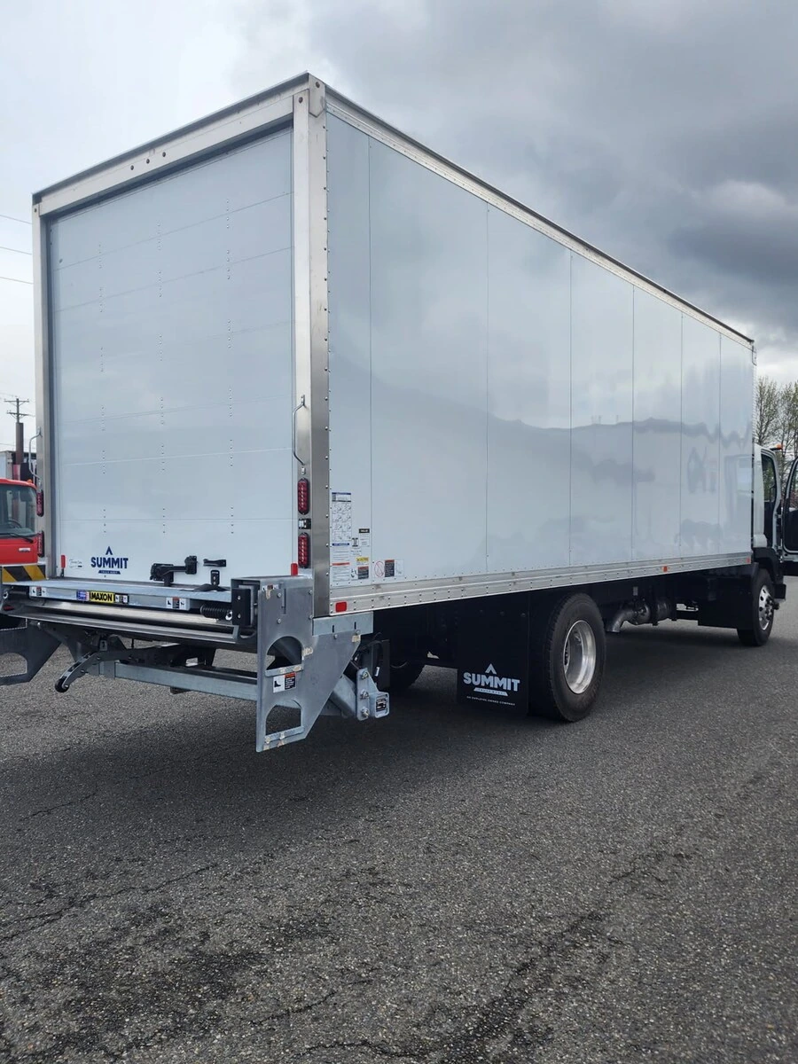 2025 Isuzu FTR — photo 5
