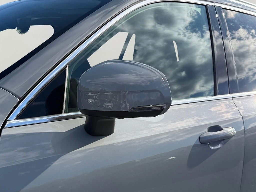 2026 Volvo - image 26