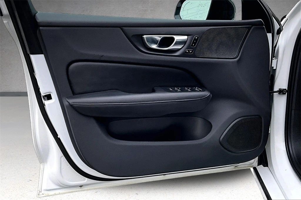 2023 Volvo - image 20