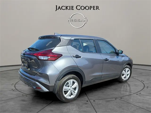 2025 Nissan Kicks Play S photo 4