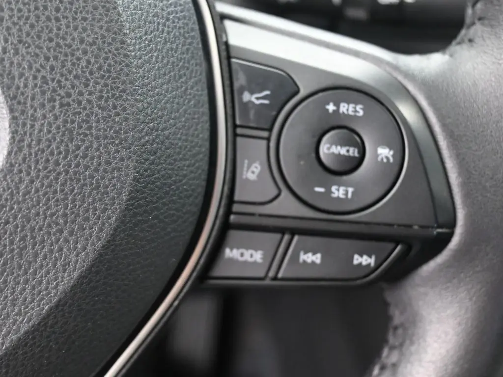 2024 Toyota RAV4 XLE photo 25