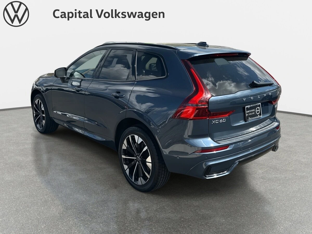 2026 Volvo - image 8