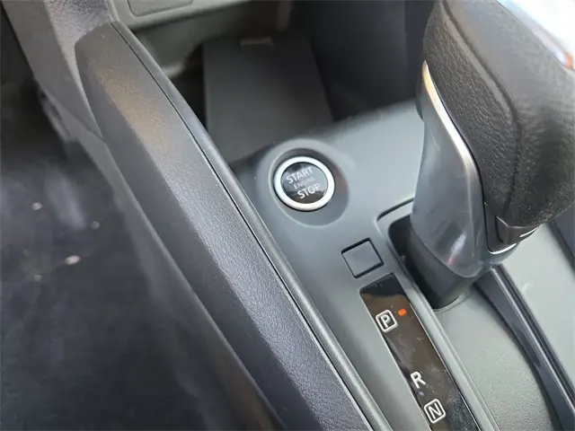 2025 Nissan Kicks Play S photo 24