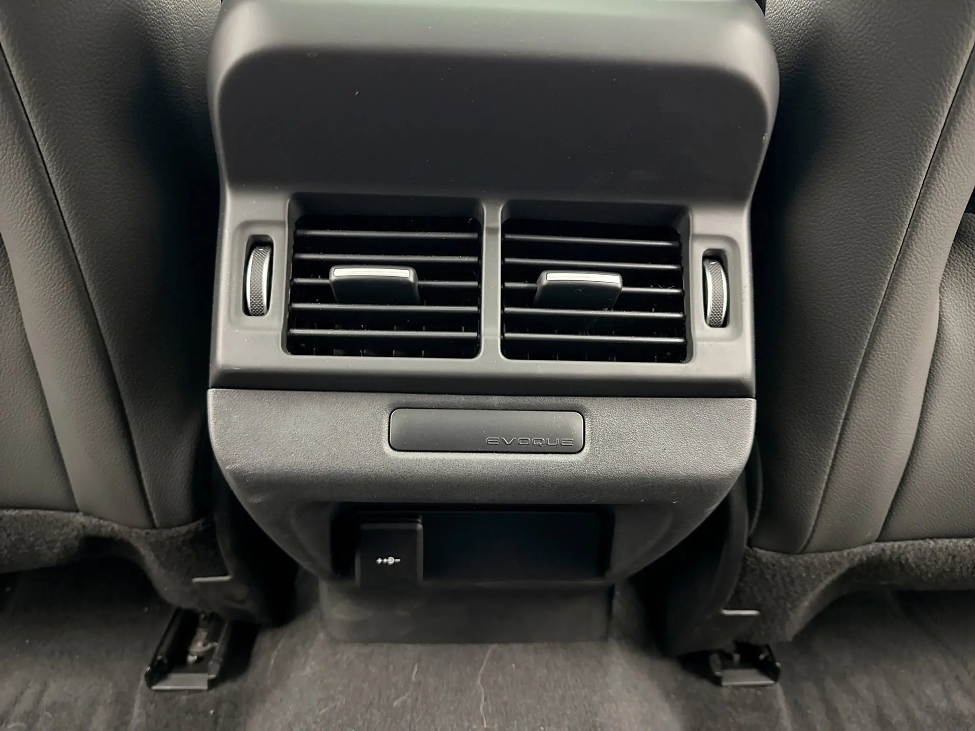 2023 Land Rover Range Rover Evoque R-Dynamic S photo 19